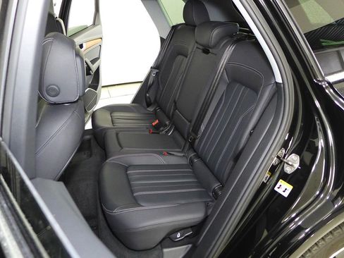 Used 2023 Audi Q5 2.0T Premium w/ Convenience Package image 21