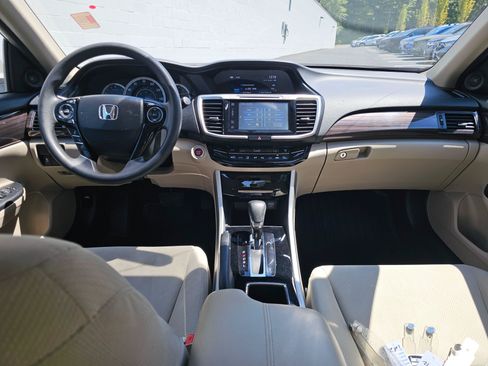 Used 2016 Honda Accord EX image 56