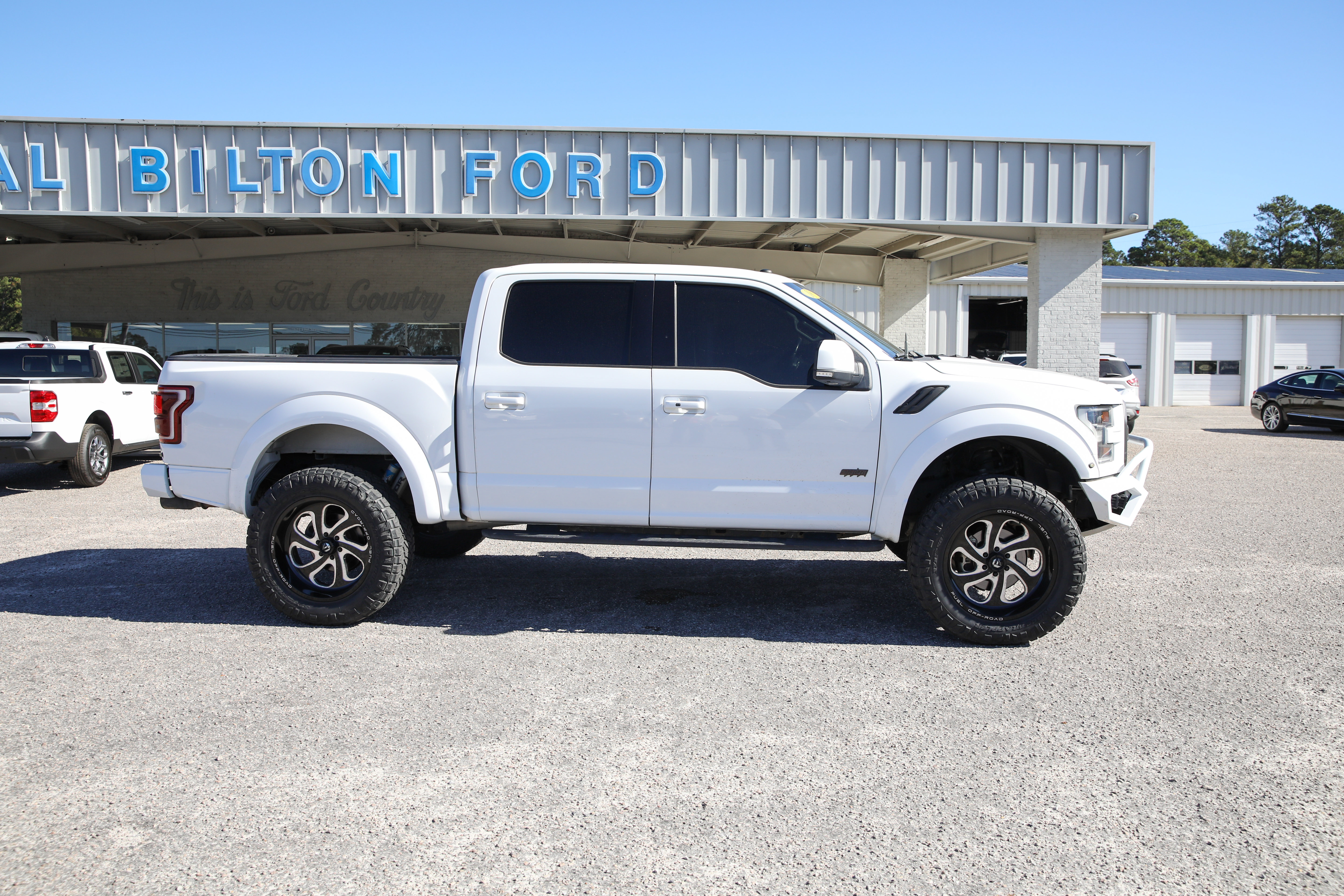 Used 2018 Ford F150 Raptor w/ Equipment Group 802A Luxury AWD/4WD image 6
