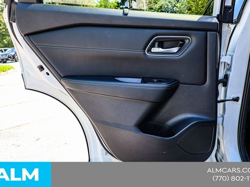 Used 2024 Nissan Rogue Platinum w/ Platinum Premium Package FWD image 43