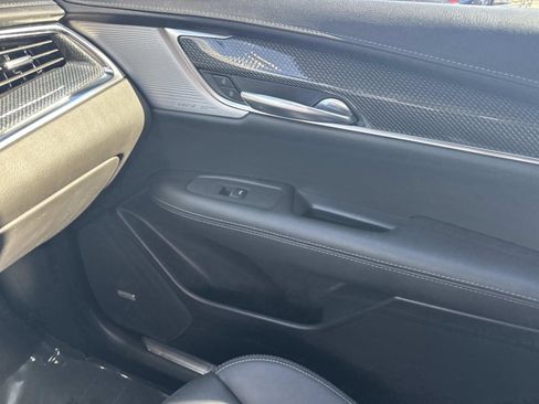 Used 2023 Cadillac XT5 Sportv w/ Technology Package image 21