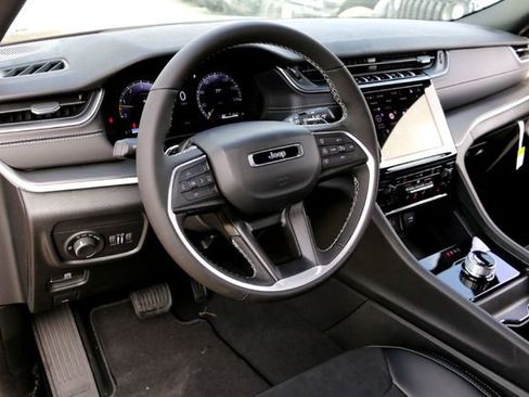 New 2025 Jeep Grand Cherokee L Altitude RWD image 8