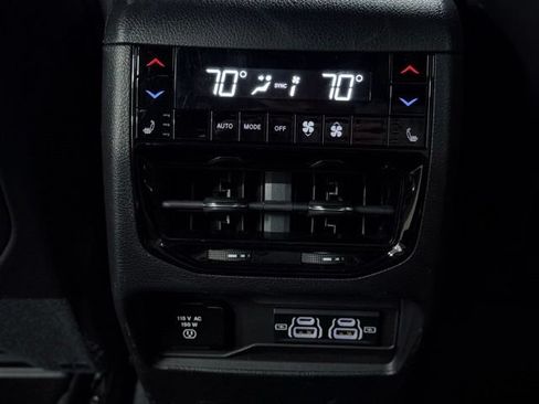 Used 2022 Jeep Grand Cherokee L Summit w/ Advanced Protech Group IV AWD/4WD image 32