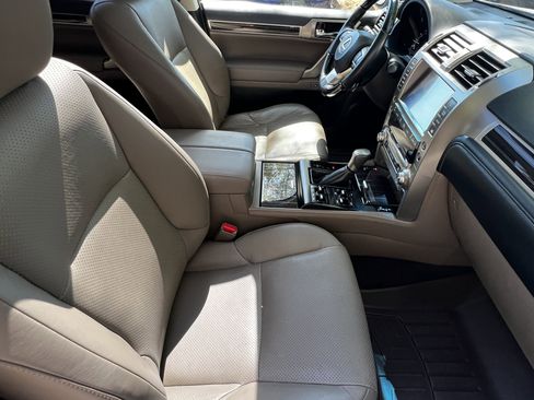 Used 2020 Lexus GX 460 Luxury w/ Accessory Package image 44