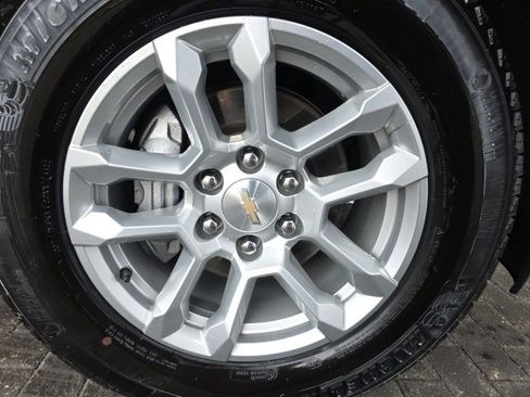 Used 2023 Chevrolet Silverado 1500 LT image 8