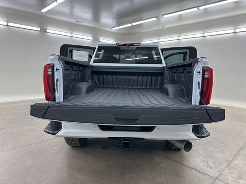 New 2026 GMC Sierra 3500 Denali Ultimate AWD/4WD image 23
