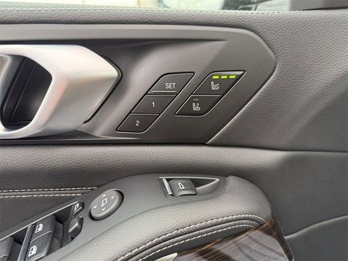 Used 2021 BMW X5 xDrive40i w/ M Sport Package image 30