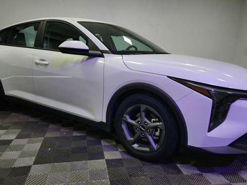 Used 2025 Kia K4 FWD image 1
