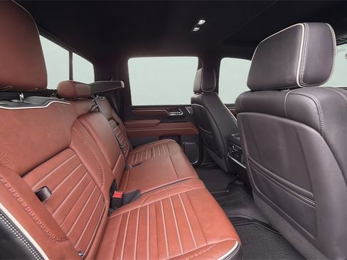 Used 2024 GMC Sierra 2500 Denali Ultimate image 18