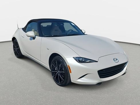 New 2026 MAZDA MX-5 Miata Grand Touring RWD image 3