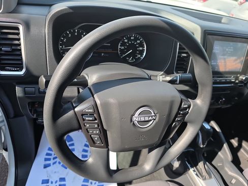 Used 2023 Nissan Frontier SV w/ Technology Package RWD image 14