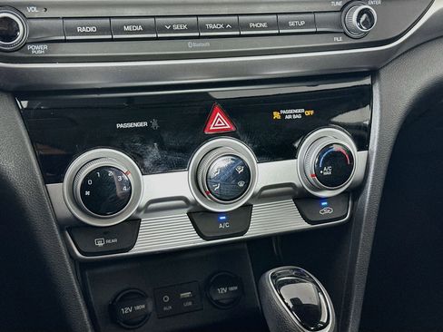 Used 2019 Hyundai Elantra SE w/ Cargo Package FWD image 22