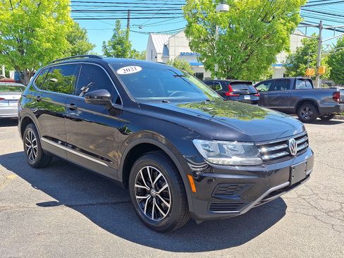 Used 2021 Volkswagen Tiguan SE FWD image 6