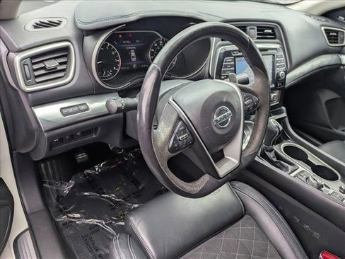 Used 2017 Nissan Maxima SR w/ Midnight Edition image 10