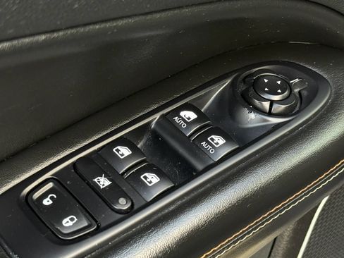 Used 2019 Jeep Compass Latitude w/ Cold Weather Group AWD/4WD image 23