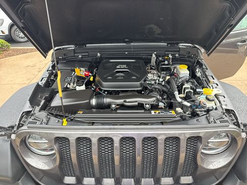 Used 2022 Jeep Wrangler Sport AWD/4WD image 15