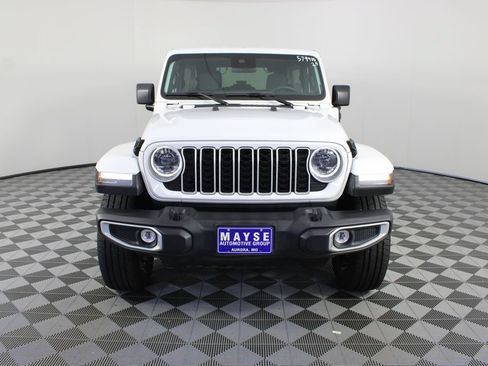 Used 2025 Jeep Wrangler Unlimited Sahara AWD/4WD image 25