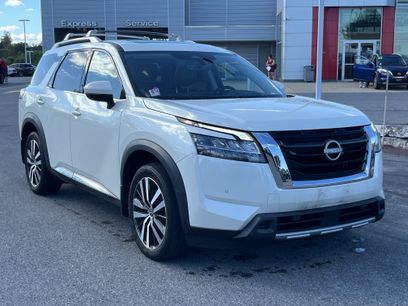 Used 2024 Nissan Pathfinder Platinum w/ Cargo Package