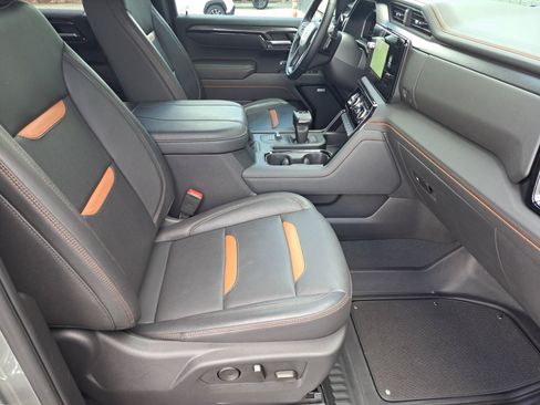 Used 2025 GMC Sierra 1500 AT4 w/ AT4 Premium Package AWD/4WD image 15
