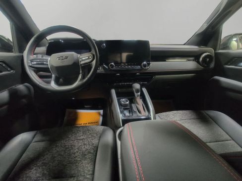 Used 2023 Chevrolet Colorado Z71 w/ Z71 Convenience Package 2 image 11