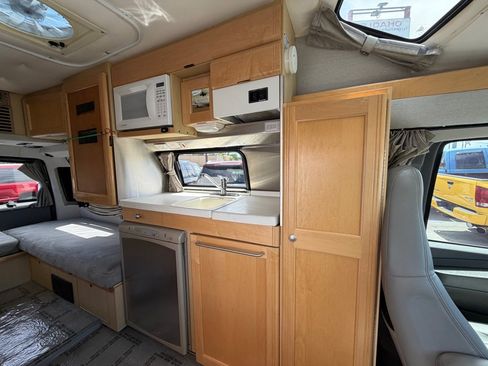 Used 2007 Chevrolet Express 3500 Extended w/ Power and Light Package RWD image 12