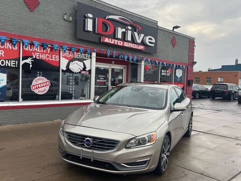 Used 2016 Volvo S60 T5 Inscription Platinum w/ Climate Package image 1