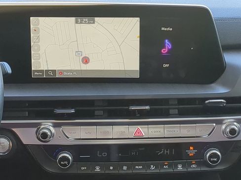 Used 2024 Kia Telluride SX image 16