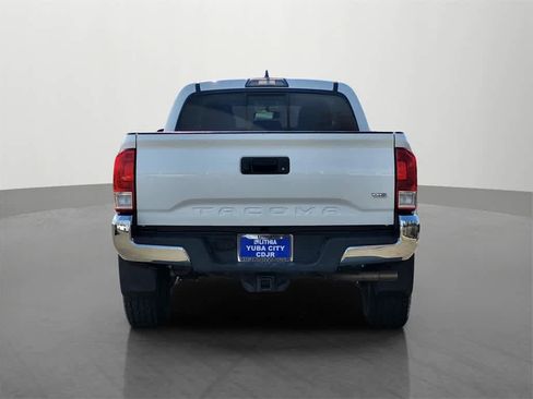 Used 2016 Toyota Tacoma SR5 image 5