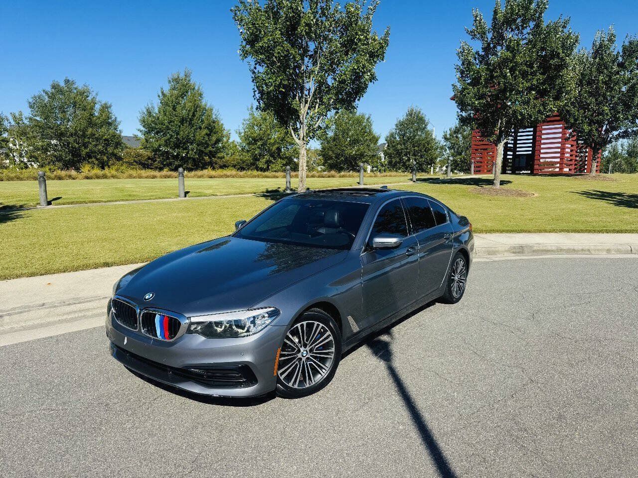 Used 2019 BMW 530i w/ Convenience Package RWD image 2