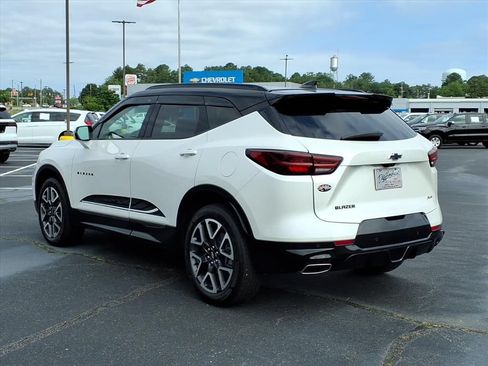 Used 2023 Chevrolet Blazer RS w/ Driver Confidence II Package FWD image 18