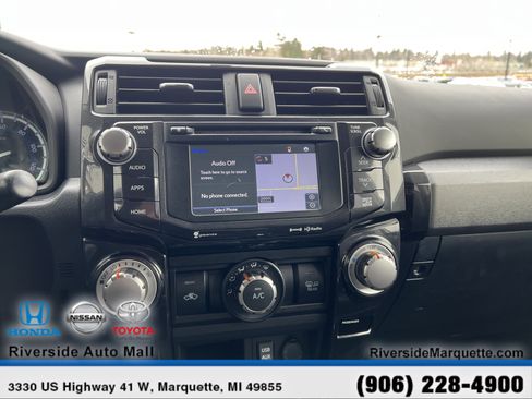 Used 2018 Toyota 4Runner TRD Off-Road Premium w/ Convenience Package AWD/4WD image 17