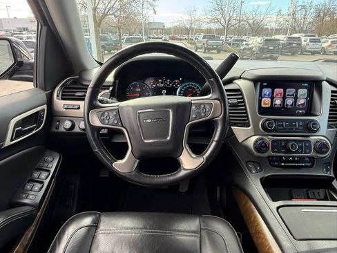 Used 2019 GMC Yukon XL Denali w/ Denali Ultimate Package image 22