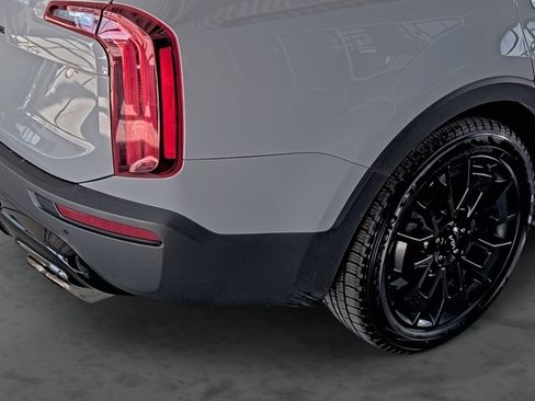 Used 2022 Kia Telluride EX w/ EX Premium Package image 13