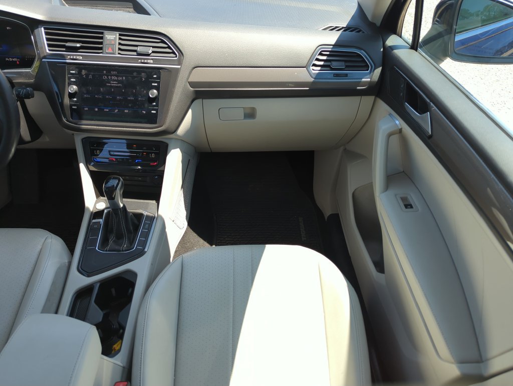 Certified 2023 Volkswagen Tiguan SE FWD image 12