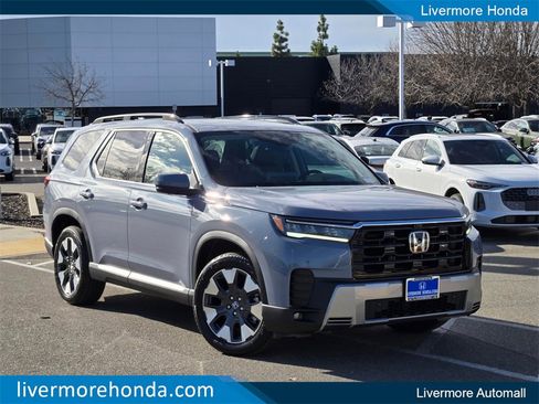 New 2026 Honda Pilot Touring image 1