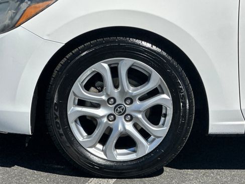 Used 2016 Scion iA image 12