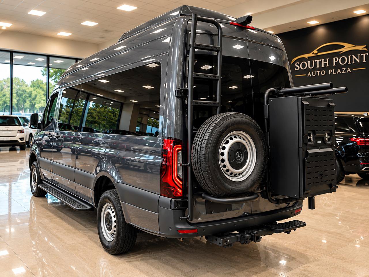 Used 2024 Mercedes-Benz Sprinter 2500 image 4