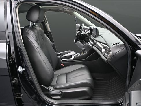 Used 2025 Acura Integra FWD image 13