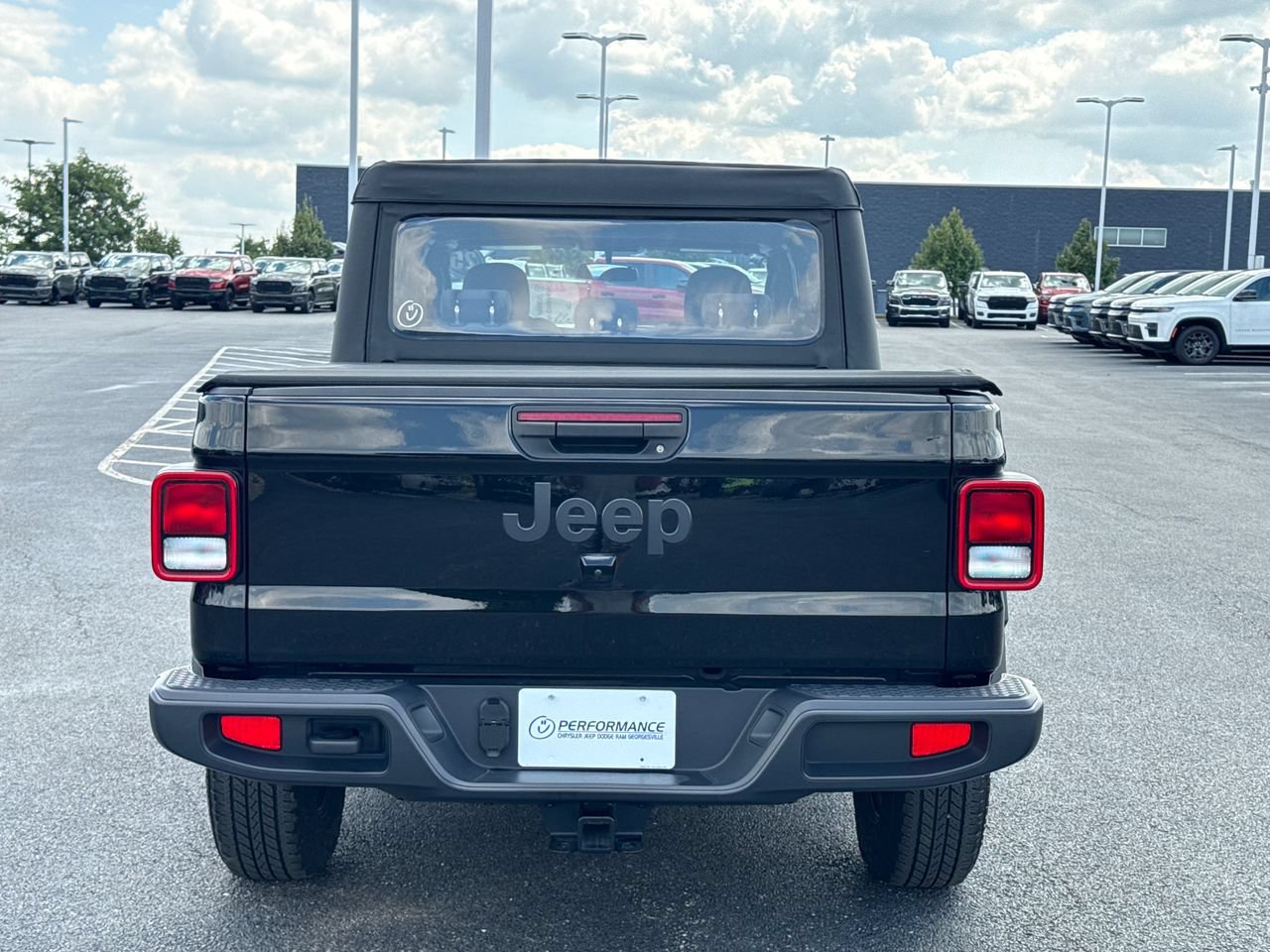 Certified 2025 Jeep Gladiator Sport AWD/4WD image 4