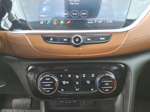 Used 2020 Buick Encore GX Essence image 15