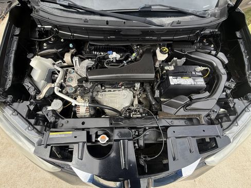 Used 2015 Nissan Rogue SV FWD image 20