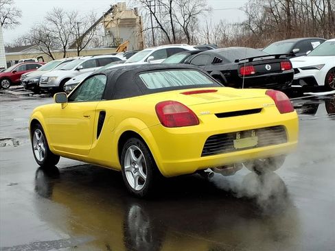 Used 2001 Toyota MR2 image 3