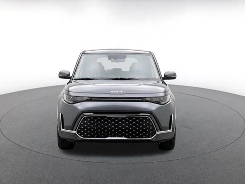 Used 2025 Kia Soul LX w/ LX Technology Package FWD image 2