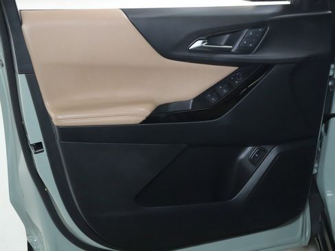 Used 2025 Chevrolet Equinox ACTIV w/ Safety and Technology Package image 15