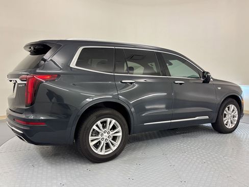 Used 2022 Cadillac XT6 Luxury w/ LPO, Floor Liner Package AWD/4WD image 9