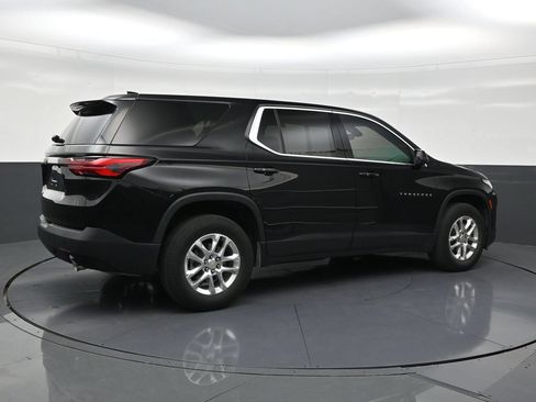Used 2023 Chevrolet Traverse LS FWD image 28