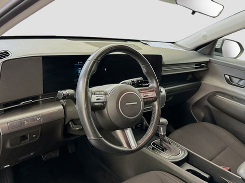 Used 2025 Hyundai Kona SEL image 18