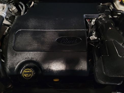 Used 2017 Ford Explorer XLT image 30