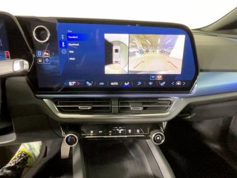 Used 2024 Chevrolet Equinox EV LT FWD image 36