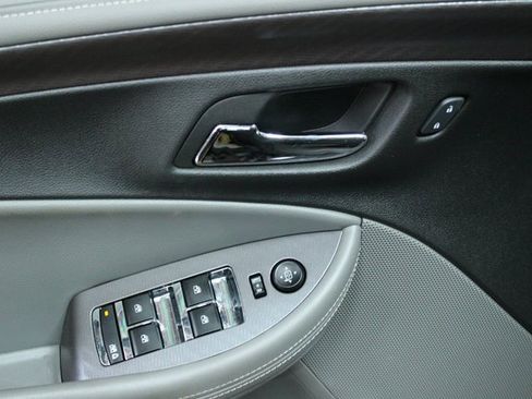 Used 2014 Chevrolet Impala LS image 16